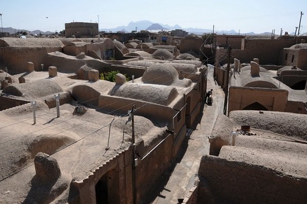 مدیرعامل صندوق احیا با رئیس انجمن دوستی ایران و کشورها دیدار کرد
