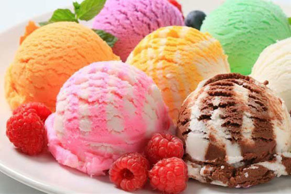 برگزاری اولین جشنواره بستنی و نوشیدنی‌های خنک در فرهنگ‌سرای اشراق