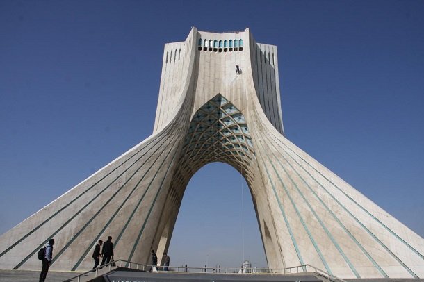نقاشی های «باستان نامه» در برج آزادی به نمایش درآمد