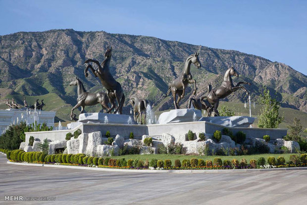 سفر مونسان به مرز ترکمنستان/برپایی نوروزگاه ایران و ترکمنستان
