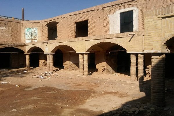 کاروانسرایی در فارس به ترمینال تاکسیرانی تبدیل شده بود
