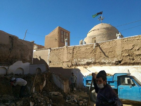 تخریب بخشی از تاریخ جندق در نزدیکی شبستان یک مسجد