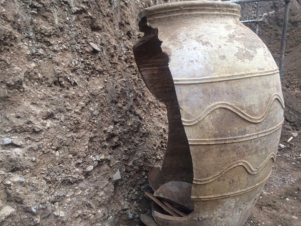 سکه ای درون خمره های شهرری نبود/خاک و شیشه دستاورد کاوشگران