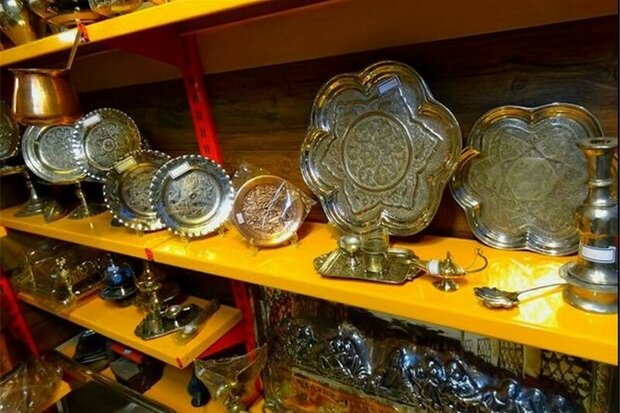 برپایی نمایشگاه صنایع‌دستی در برج آزادی