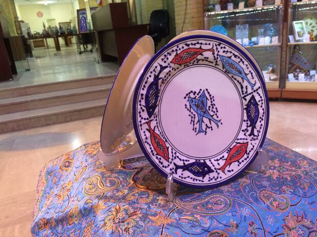 ۶۰ طرح بازآفرینی شده سفال میبد رونمایی شد
