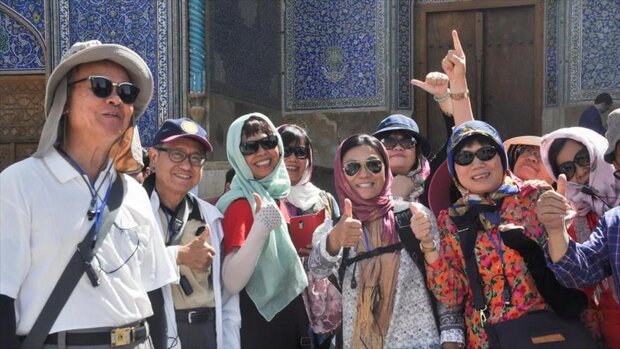 هر گردشگر خارجی ۶۶۵ دلار در کشور هزینه می‌کند