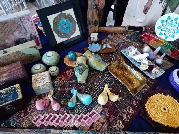 پیشنهاد وزیر گردشگری به مجلس/ برپایی نمایشگاه صنایع دستی